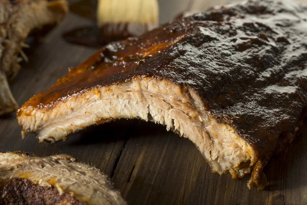 Homemade Saucy Baked Baby Back Ribs — Stock Photo, Image