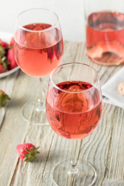 Pembe Gül şarap yenileniyor