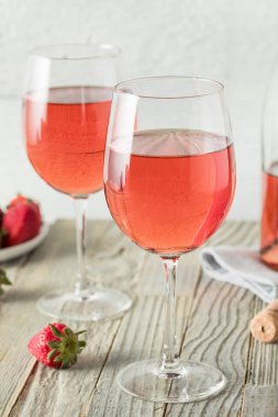 Pembe Gül şarap yenileniyor