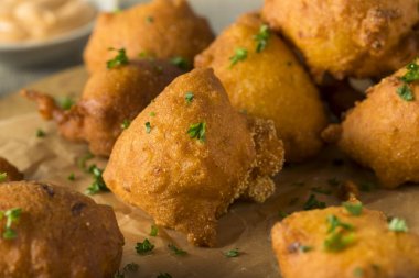 Ev yapımı Deep Fried Hush Puppies