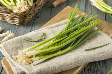 Ham organik yeşil soğan