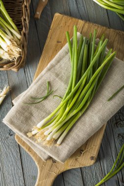 Ham organik yeşil soğan