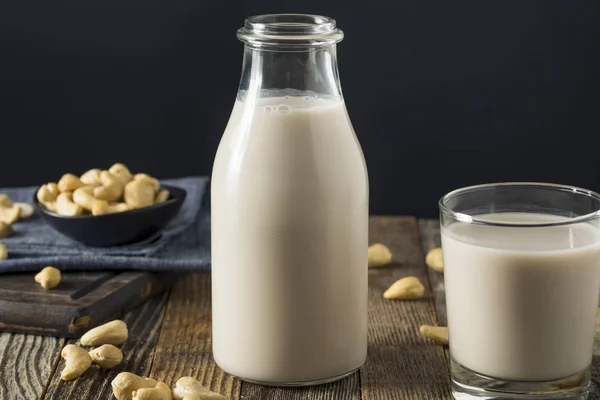 Mleko zdrowe organiczne nerkowca — Zdjęcie stockowe