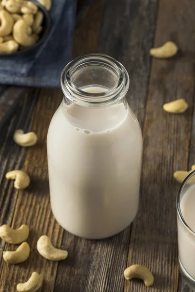 Zdravé bio Kešu mléko — Stock fotografie