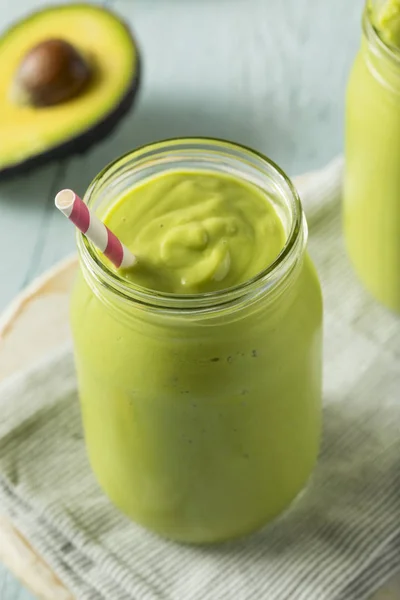 Smoothie casero sano del aguacate —  Fotos de Stock