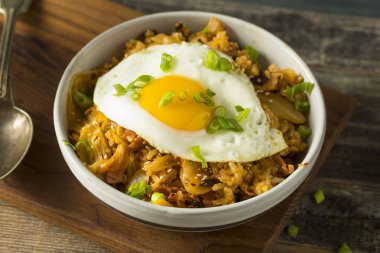 Ev yapımı Kore Kimchi Fried Rice