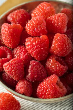 Ham organik Kırmızı Ahududu