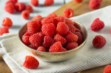 Ham organik Kırmızı Ahududu