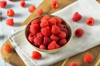 Ham organik Kırmızı Ahududu