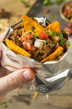 Ev yapımı sığır eti Taco bir çanta içinde