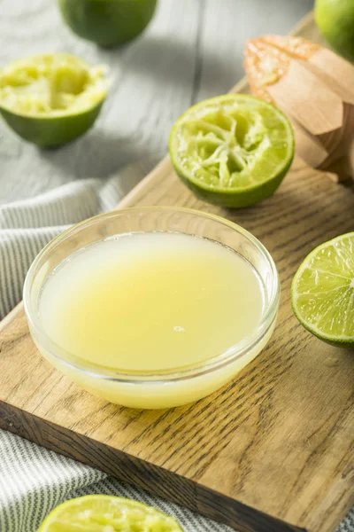 Raw Organic Yellow Lime Juice — Stock Photo, Image