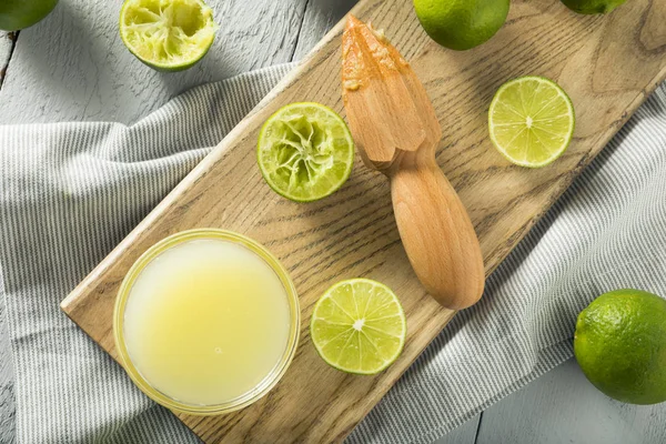 Raw Organic Yellow Lime Juice — Stock Photo, Image