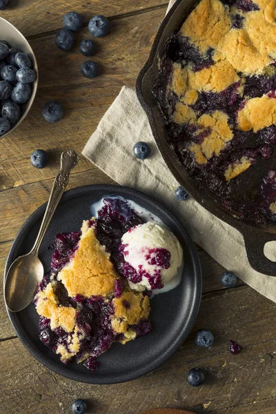 Sweet Homemade Blueberry Cobbler Dessert — Stock Photo, Image