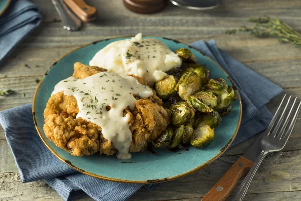 Hausgemachtes Land gebratenes Steak — Stockfoto