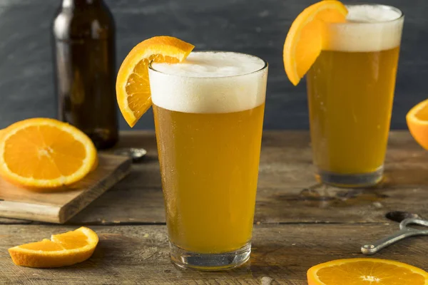 Cerveja de artesanato de citrinos laranja orgânica — Fotografia de Stock