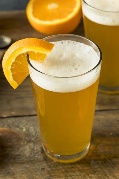 Cerveza artesanal cítrica naranja orgánica — Foto de Stock