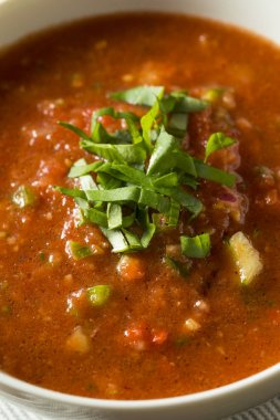 Soğuk ferahlatıcı Gazpacho çorbası