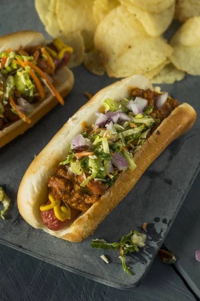 Zelfgemaakte Slaw hotdog — Stockfoto