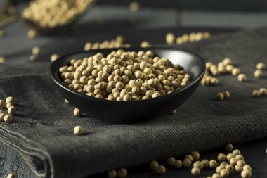 Kuru organik beyaz karabiber