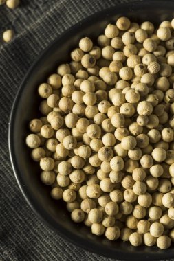 Kuru organik beyaz karabiber