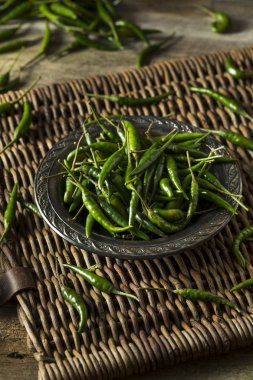 Ham organik yeşil Tay biber