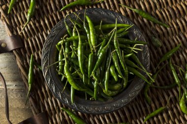 Ham organik yeşil Tay biber