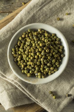 Ham yeşil organik karabiber