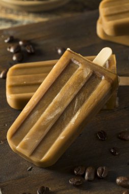 Ev yapımı serinletici buzlu kahve Popsicles