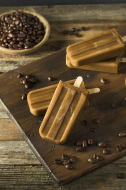 Ev yapımı serinletici buzlu kahve Popsicles