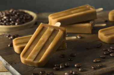 Ev yapımı serinletici buzlu kahve Popsicles