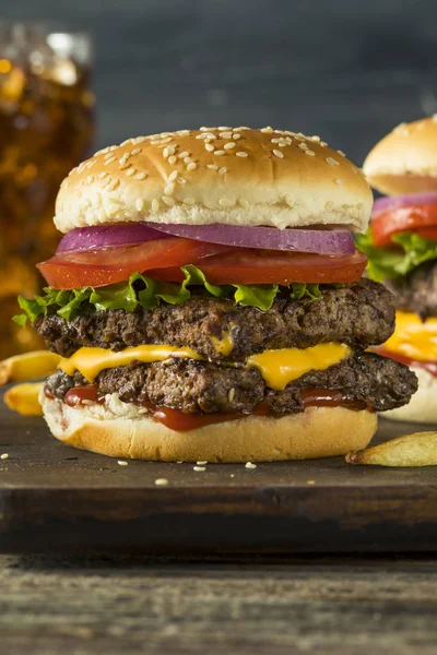 Ev yapımı kare sığır çizburger