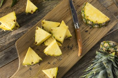 Çiğ sarı organik Hawaiian ananas