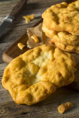 Ev yapımı Deep Fried Hint gözleme