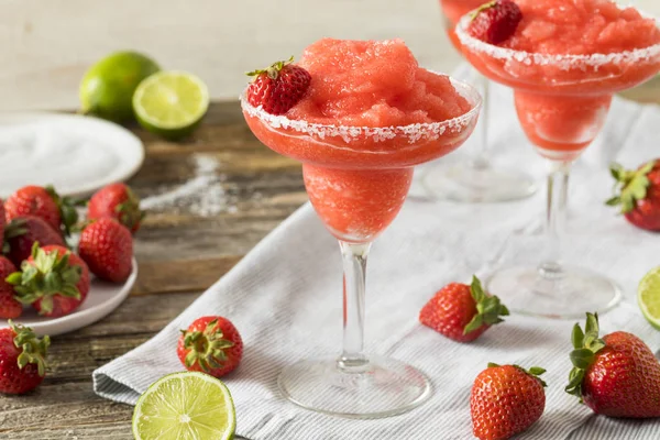 Caseiro vermelho congelado morango Margarita — Fotografia de Stock