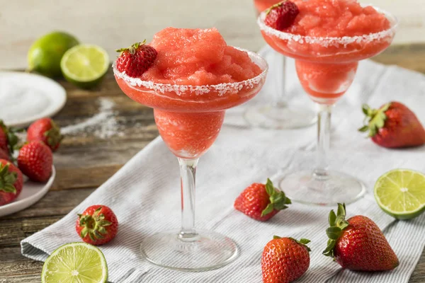 Homemade Red Frozen Strawberry Margarita — Stock Photo, Image