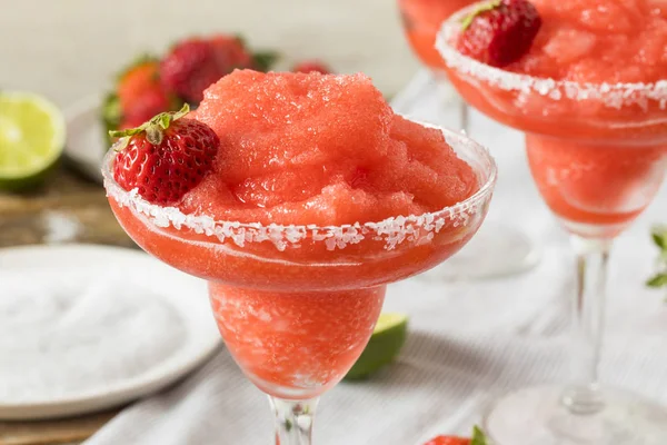 Homemade Red Frozen Strawberry Margarita — Stock Photo, Image