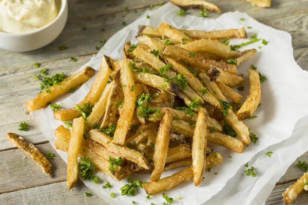 Trufa de parmesão caseiro batatas fritas — Fotografia de Stock