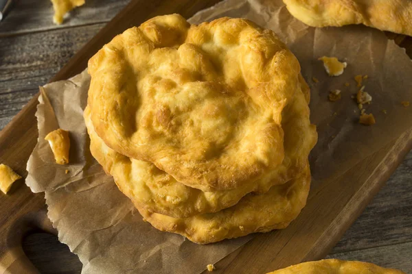 Hecho en casa Deep Fried Indian Flatbread — Foto de Stock