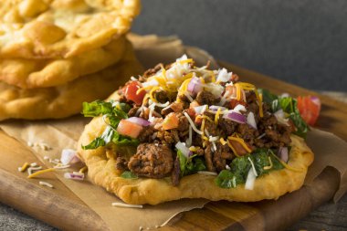 Ev yapımı Hint Fry Tacos ekmek