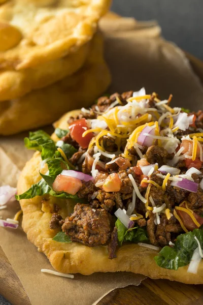 Tacos hechos en casa de pan frito indio — Foto de Stock
