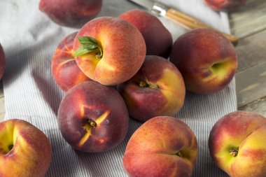 Ham olgun organik sarı şeftali