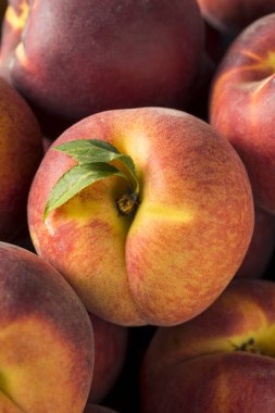 Ham olgun organik sarı şeftali