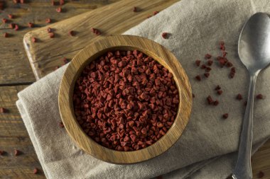 Çiğ kırmızı organik Annatto tohumları