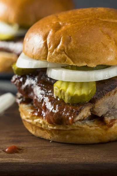 Homemade Smoked BBQ Rib Sandwich — Stock Photo, Image