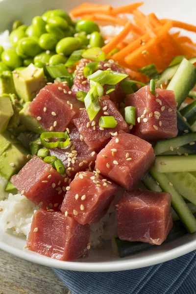 Tazón de atún orgánico crudo Ahi Poke Bowl — Foto de Stock