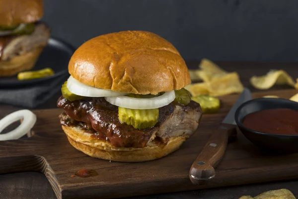 Homemade Smoked BBQ Rib Sandwich — Stock Photo, Image
