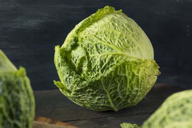 Ham organik Savoy lahana kafa