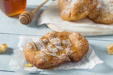 Derin kızarmış Utah çörekler ekmek