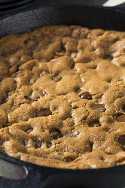 Serpenyőben forró házi csokoládé Chip Cookie-k — Stock Fotó