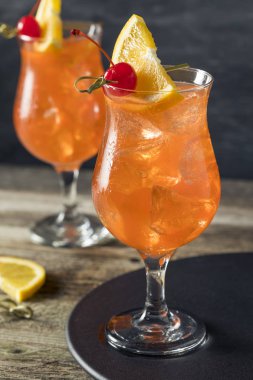 Singapur Sling kokteyl serinletici soğuk